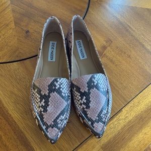 Steve Madden Feather Flats